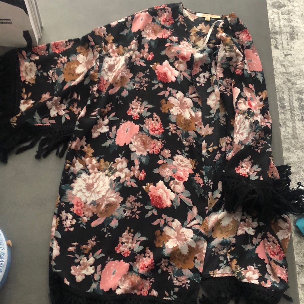 Floral kimono with fringe